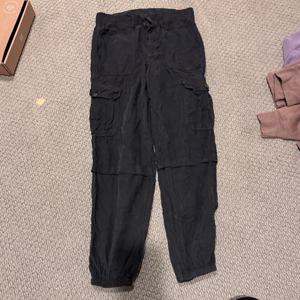 American Eagle Women’s Black Cargo Pants